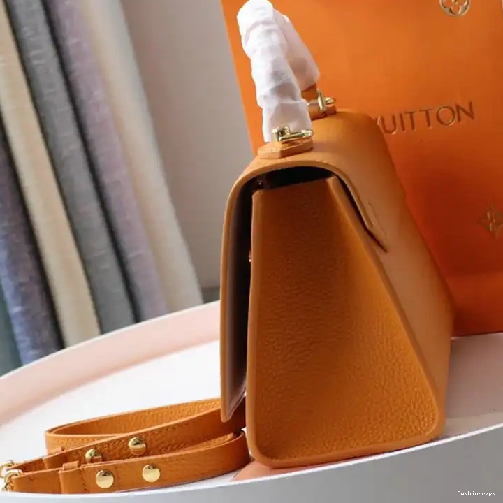 Fashionrepsfam ru 20DJ11100 LV Bag 0714
